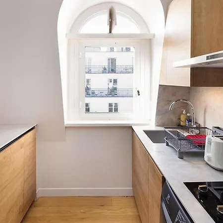 Apartment Modern Near Champs Elysees - Ac Equipped Paris